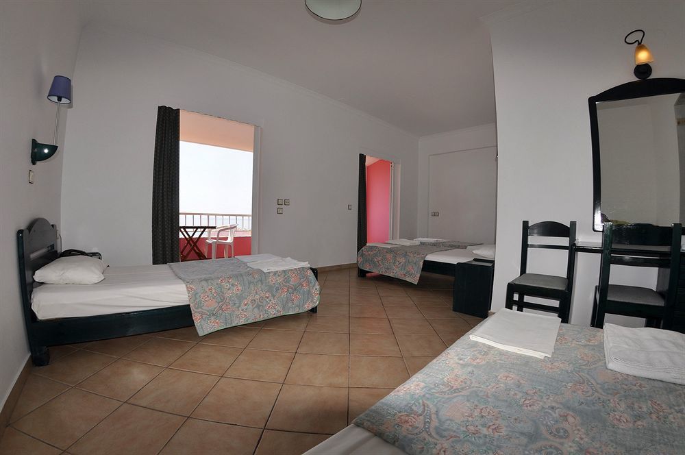 Pink Palace Hotel 2*