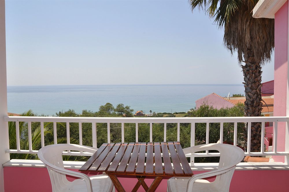 Pink Palace Hotel Agios Gordios (Corfu)
