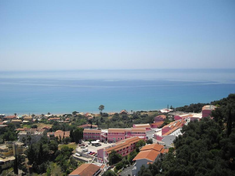Pink Palace Hotel 2*
