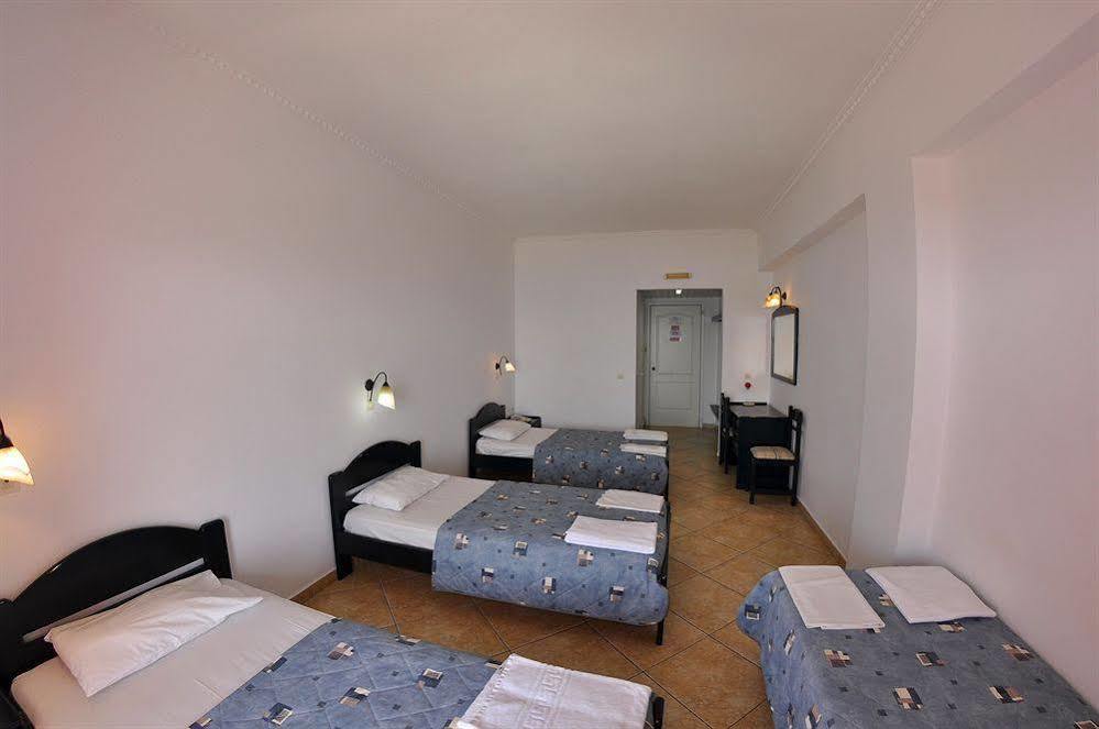 Pink Palace Hotel 2*